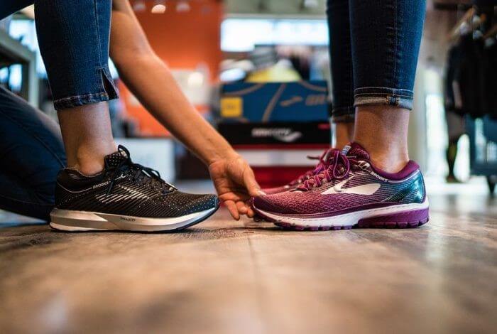 Cara Memilih Sepatu Olahraga Yang Tepat